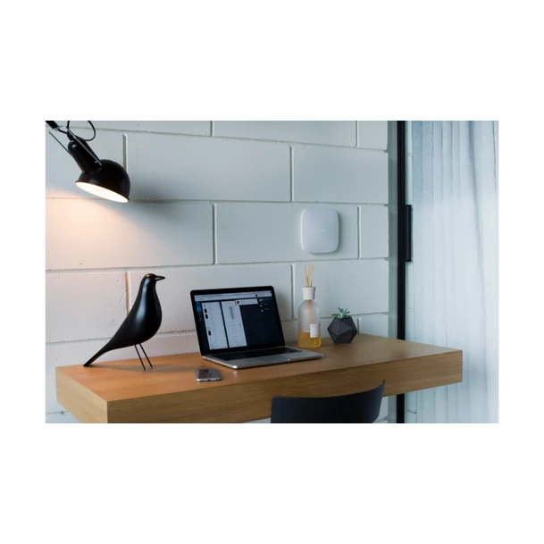 AJAX Hub PLUS - Riasztóközpont (150 eszköz kezelése) - Fehér