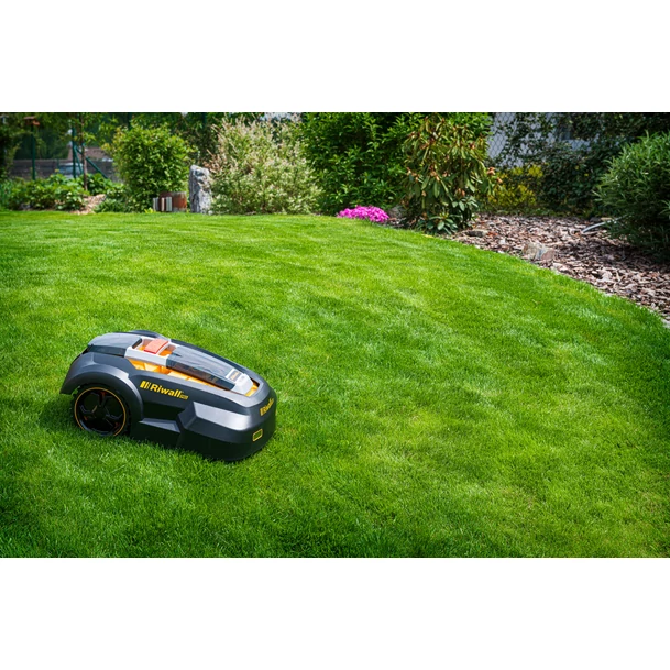 Riwall PRO RRM 1000 - akkumulátoros robotfűnyíró 1000m2