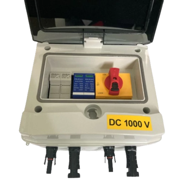 Falon kívüli 8modulos Solar doboz DC 1String, előreszerelt, IP65